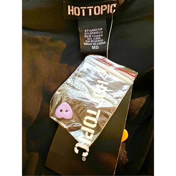 HOT Topic Tie Front Top Black Sleeveless Rainbow Patch Rainbow Buttons Front MD - Picture 3 of 8